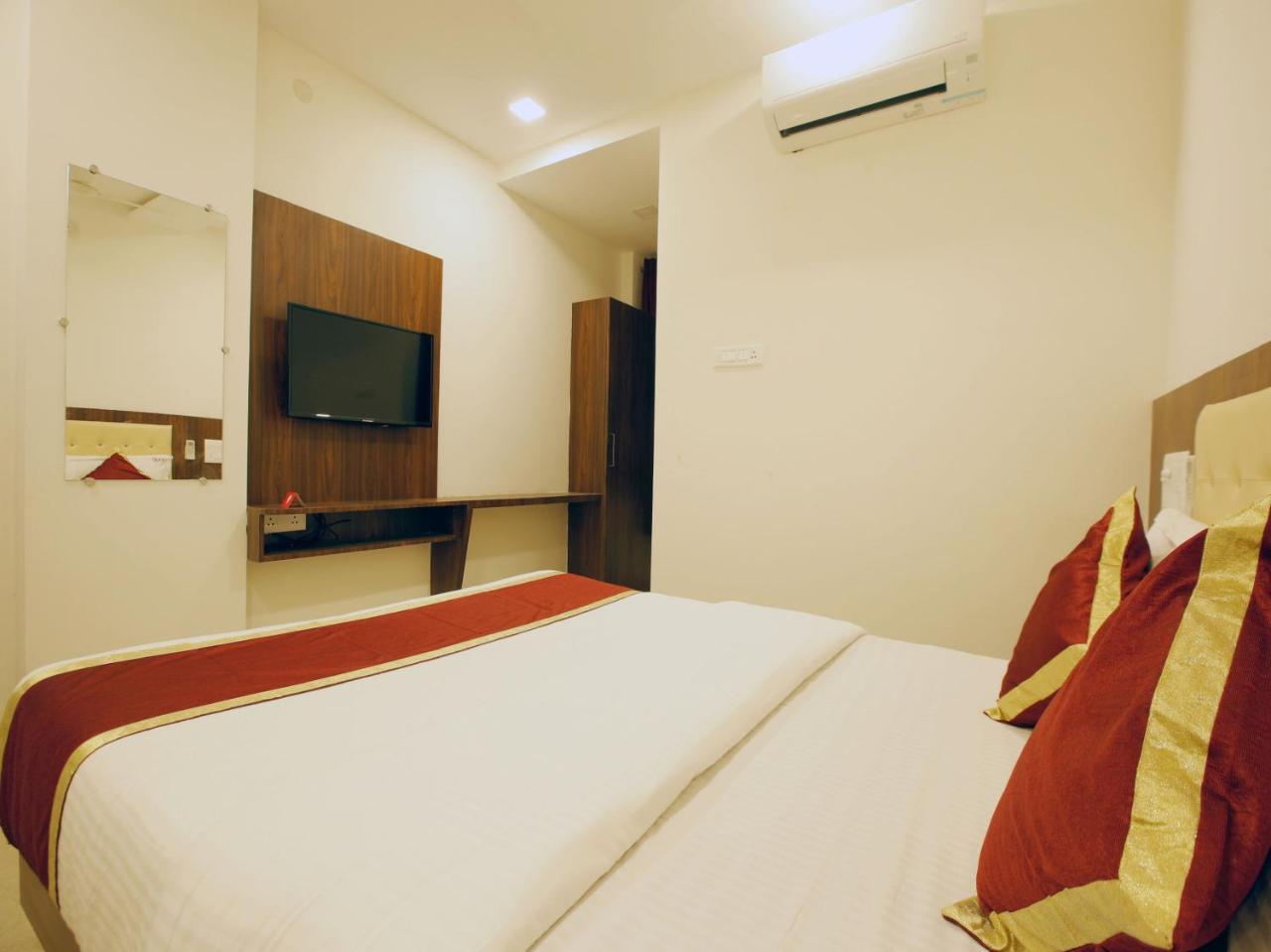 Hotel Ak International Ullāl Esterno foto